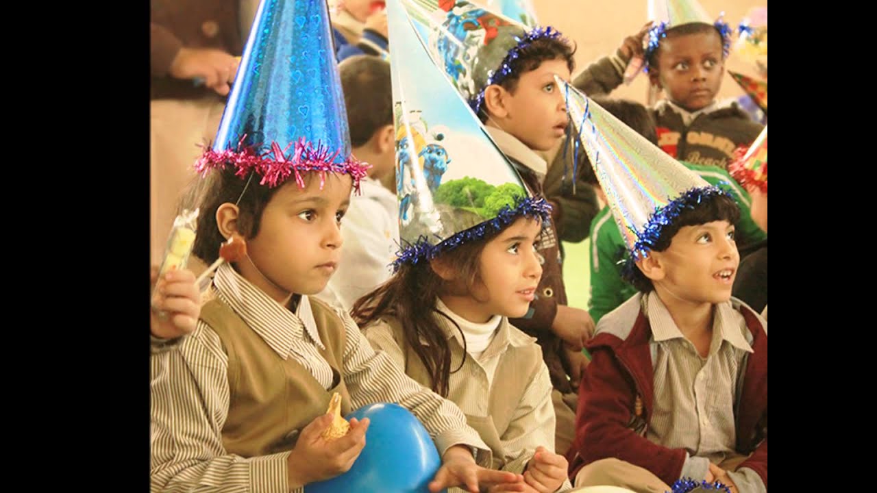 حفل تخرج اطفال روضة براعم الخرج 2013.mp4