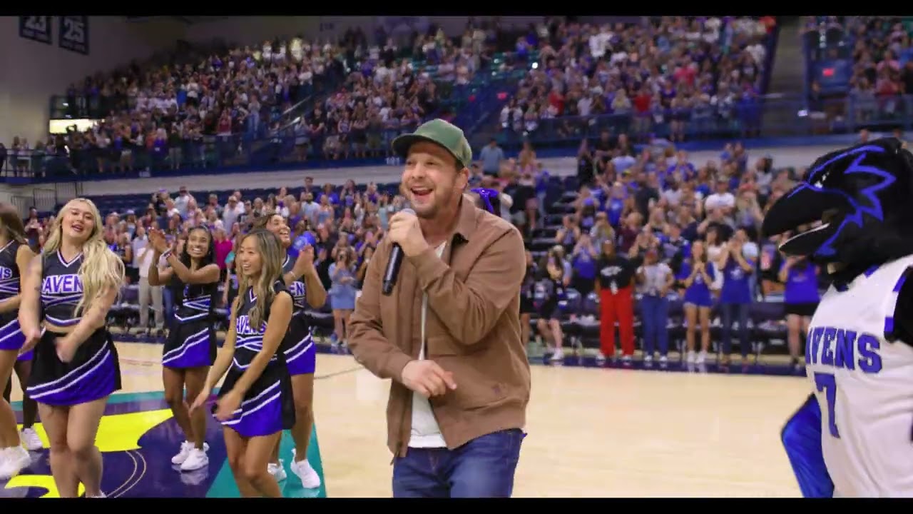 Gavin DeGraw - I Don't Want To Be (One Tree Hill Live preformance) Reunion with cast