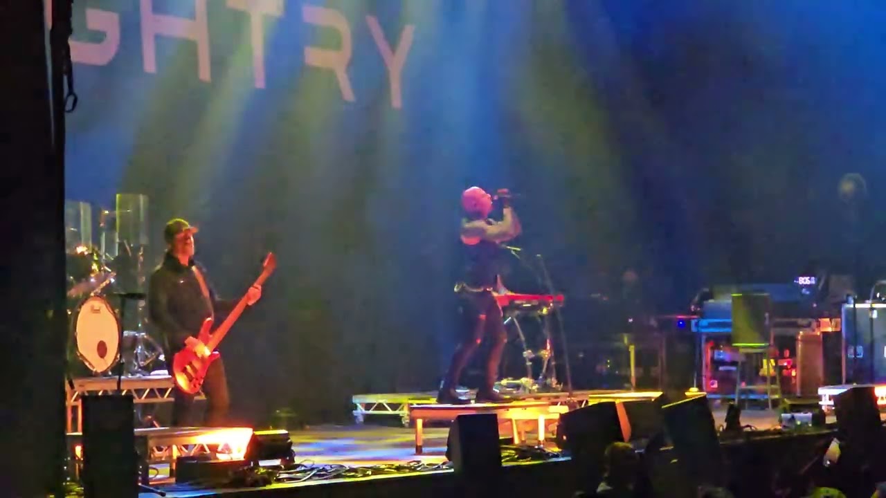 Daughtry à la Halle Tony Garnier  (06-02-2026)  Separate Ways (Worlds Apart)