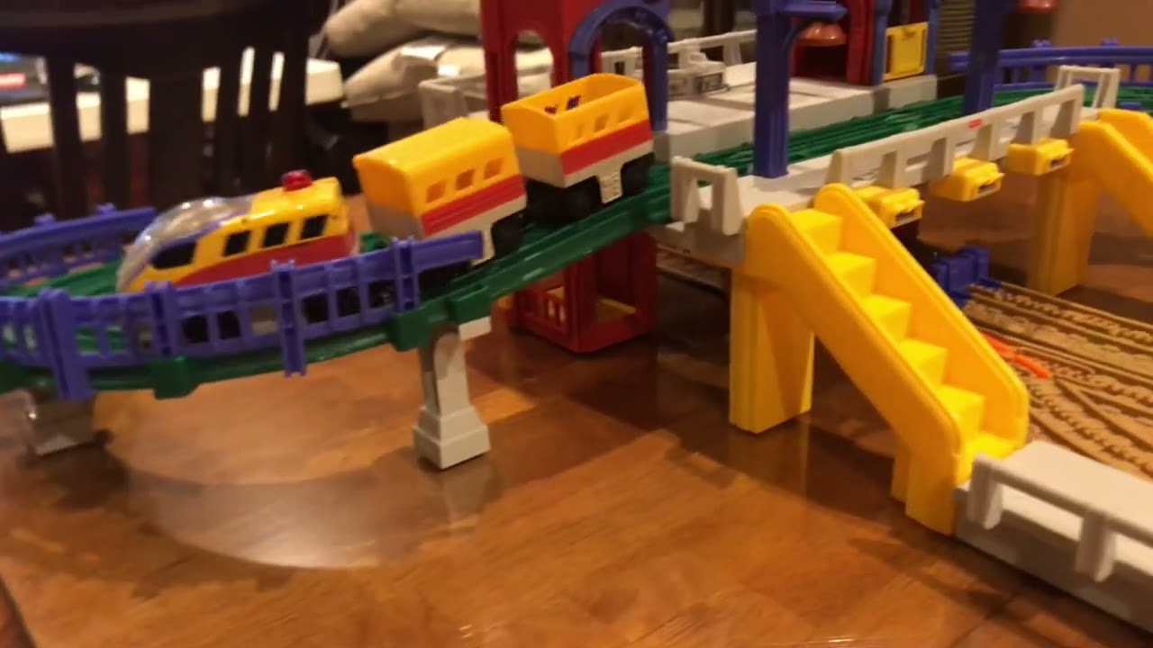 Rare Fisher-Price Geotrax M3235 Grand Central Station & Bonus Train