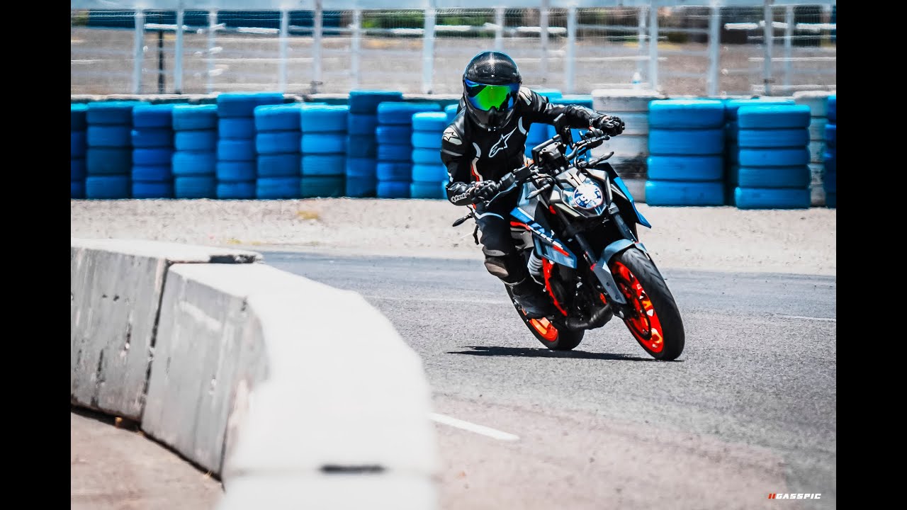 KTM 390 DUKE 2024 ON TRACK
