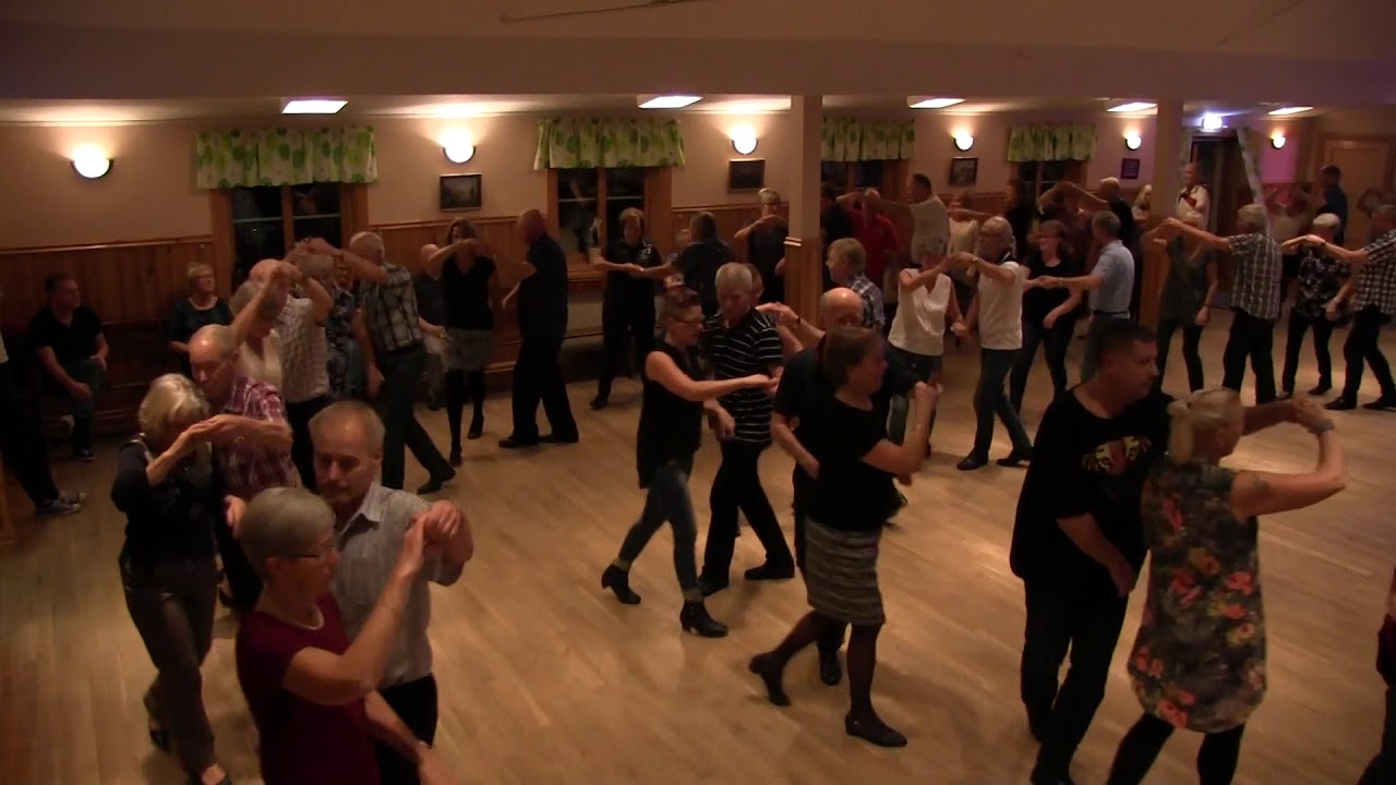 Ätrasalen 17/11 2017 med Charlies no: 3 av 4. Tindrande ögon.