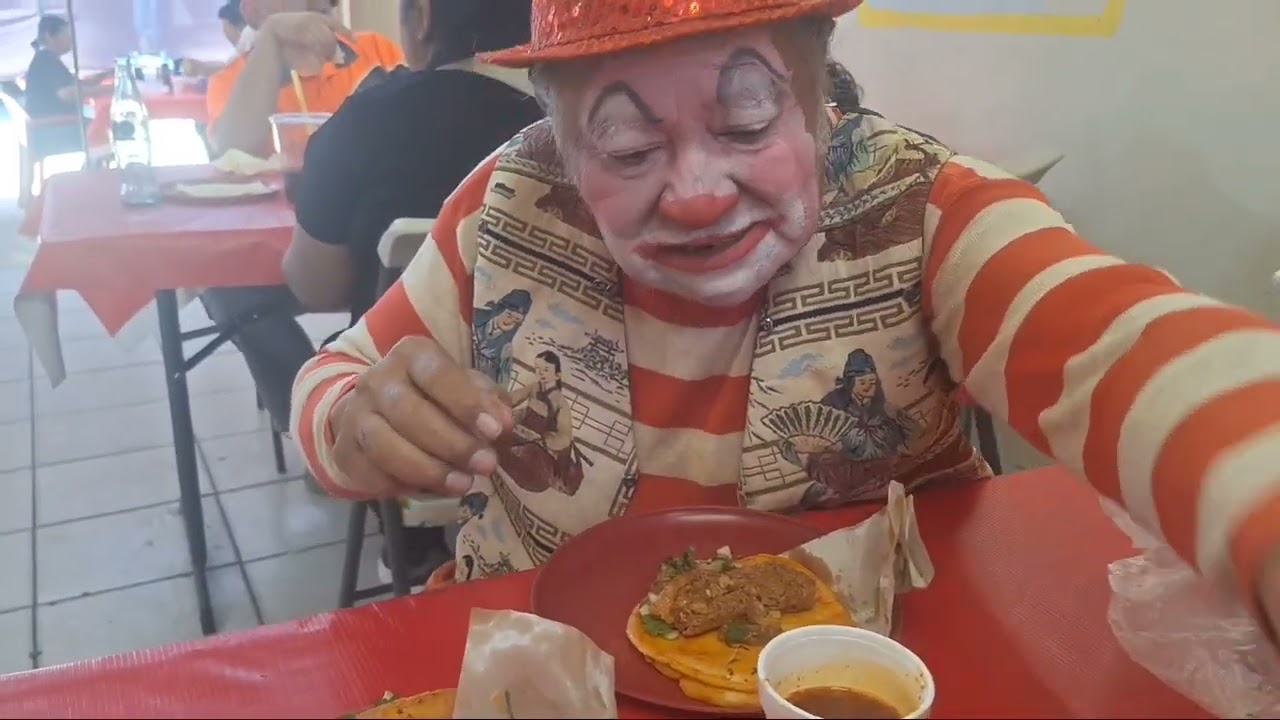 Probando birria en tijuana