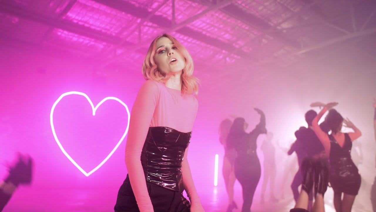 Beks - Crush (Offical Music Video)