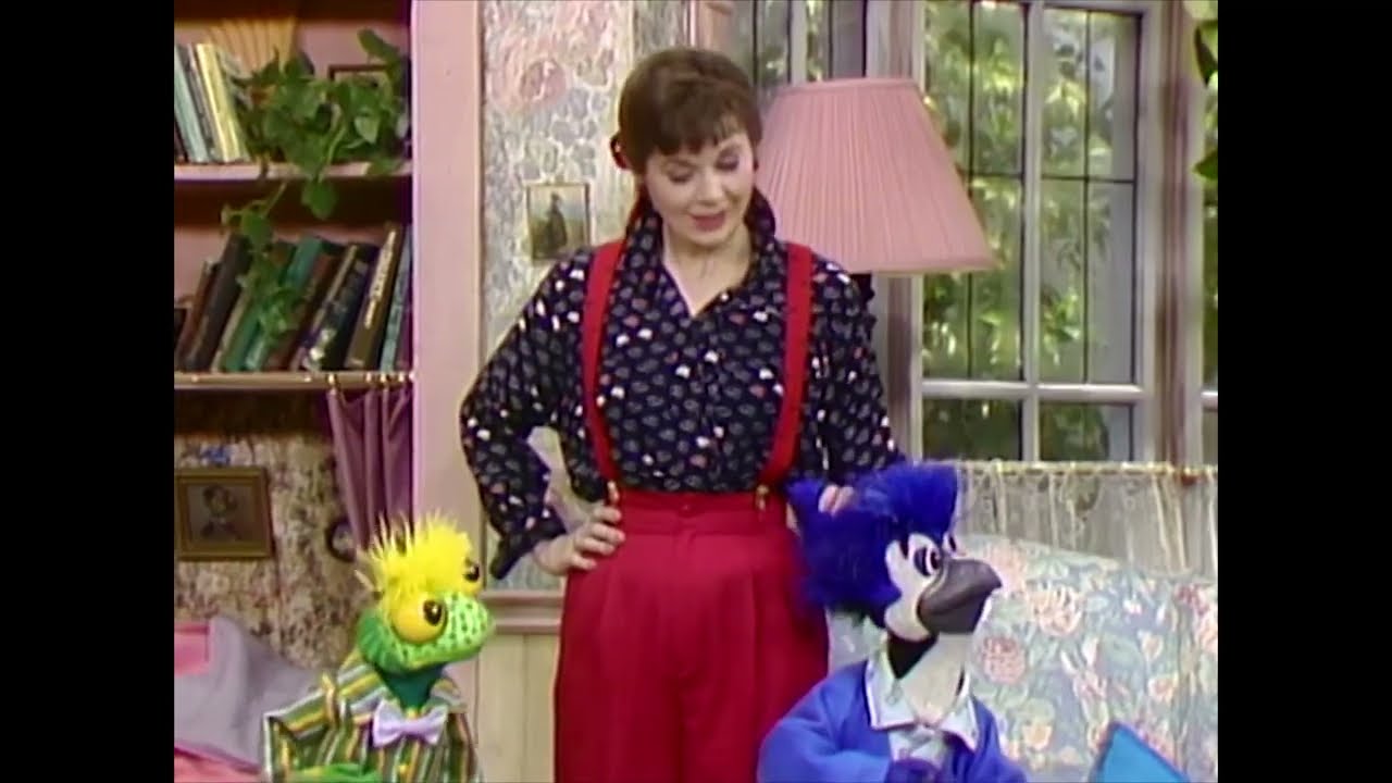 Under the Umbrella Tree - Gloria Can't Sleep