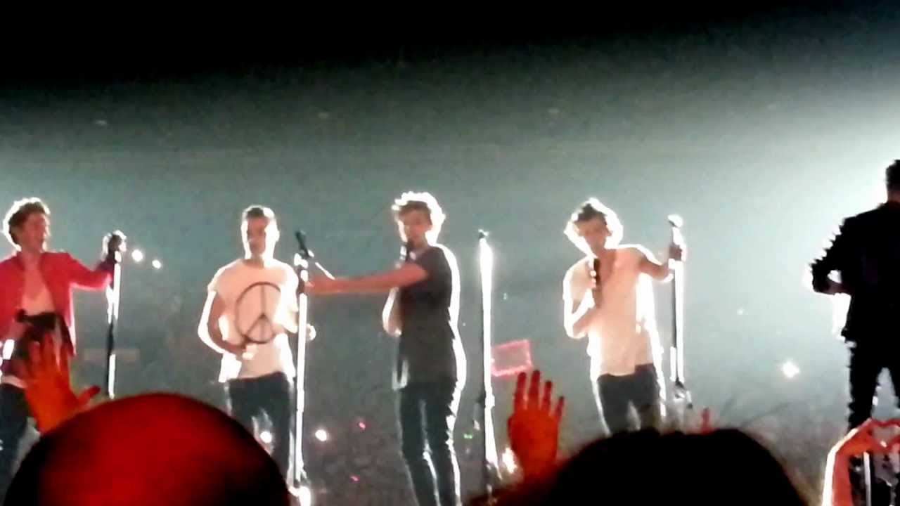 Liam and Louis Doing Handstands 23/03/2013