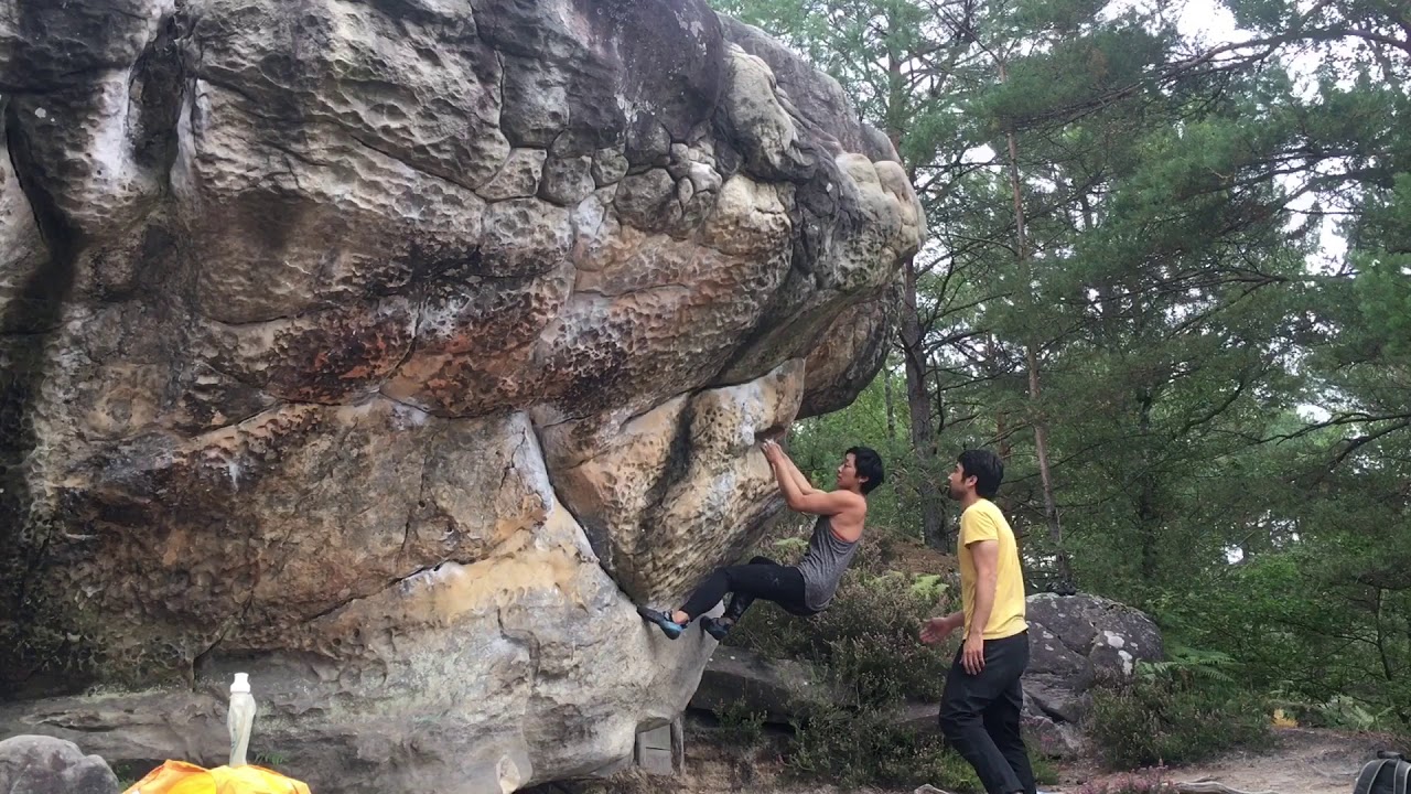 Fontainebleau Bouldering - Le Fenetre (V3)