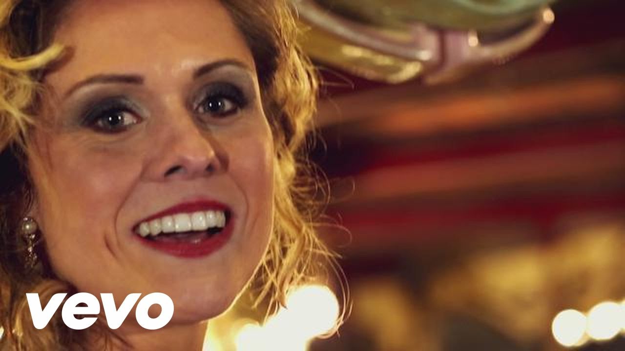 Ménilmontant - C'était bien (le petit bal perdu) (Clip officiel)