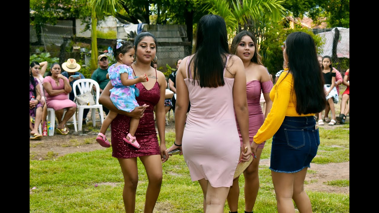 WOOO!! PERO QUE  MUJERES MAS LINDAS EN TAMACUARO, GRO.