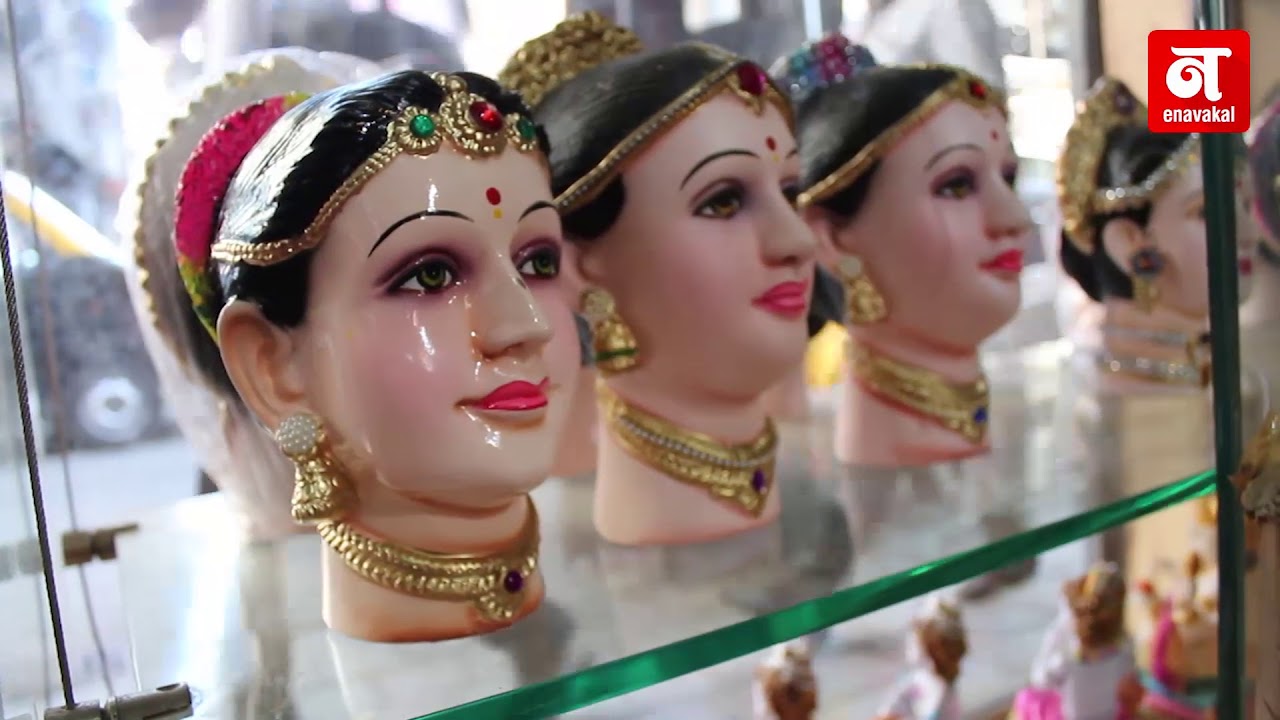 बाजारपेठेतील गौरीच्या सुंदर मूर्ती...