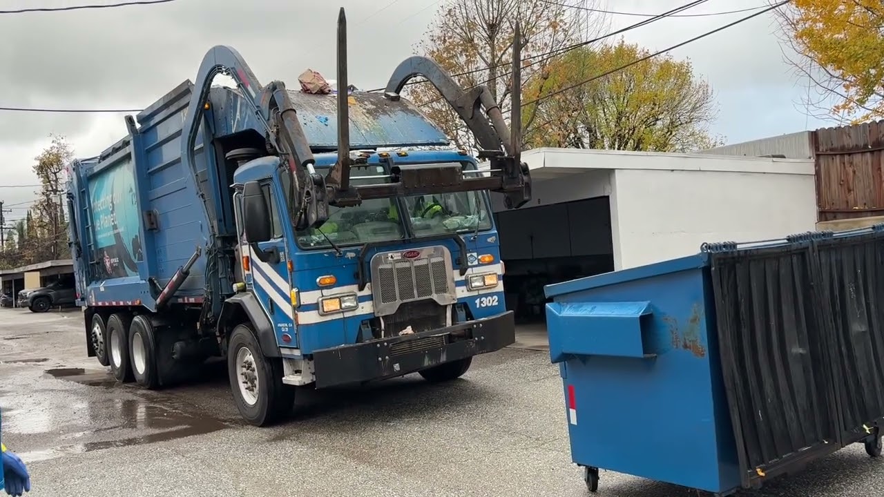Republic Services Pete 320 Heil CNrG Front Loader on Post New Year's Commercial Trash
