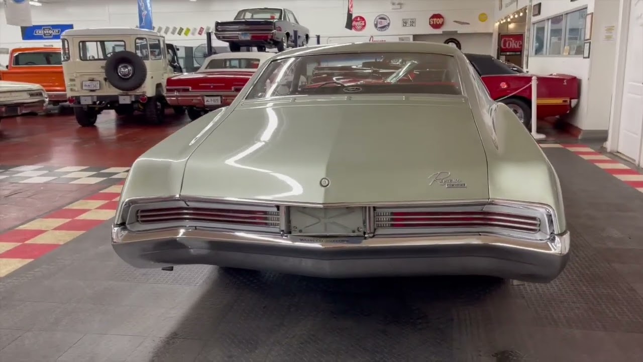 1966 Buick Riviera - 2 DOOR HARDTOP - GREAT DRIVING CLASSIC