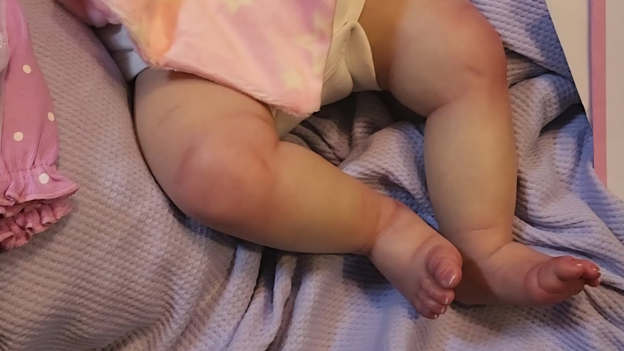 Reborn baby box opening! Little Mac gets a sister!🩷🩷 She's so adorable! @eileensreborns 