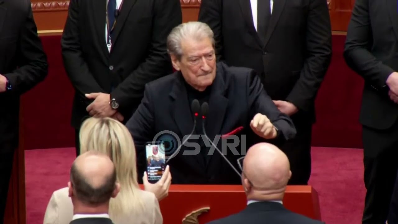 'Ai që duartroket, pas Lubisë do të shkojë', Berisha në Kuvend ironizon deputetët e PS