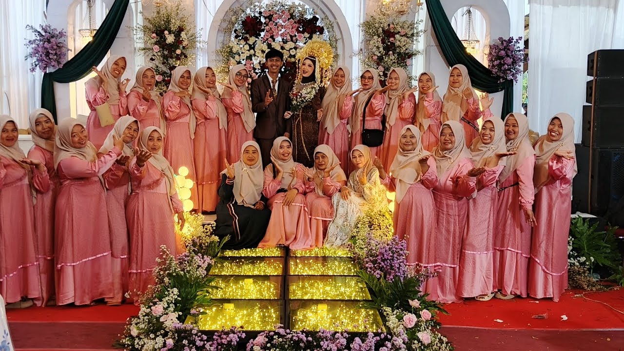 Turi Putih Sholawat versi ibu2 Banjari Roudlotun Nabi Manggihan Sumberrejo Purwosari 