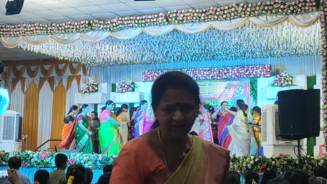 Huttidare kannada nadal huttabeku ❤️ dance performance at Sneha Sambrama program at Shikaripura 
