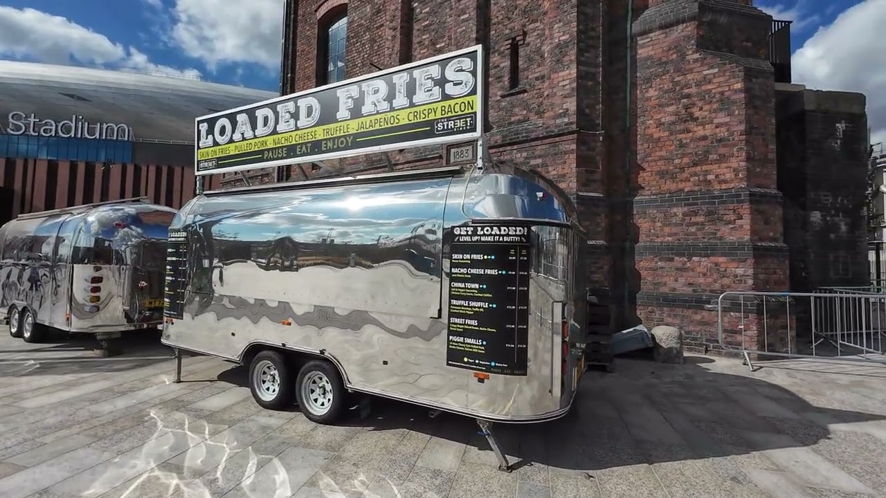 Видео прогулки по стадиону Хилл Дикинсон, включая кафе/бар внутри