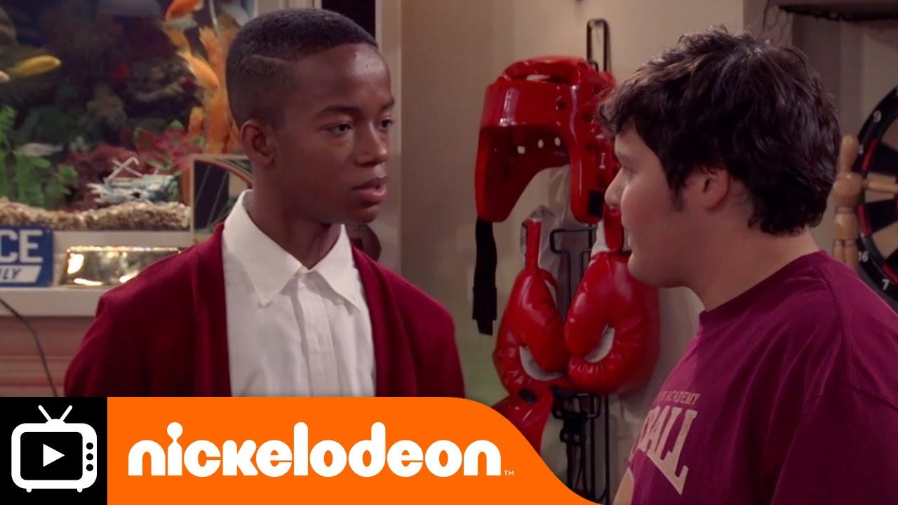 Bella and the Bulldogs | Troy's New Pad | Nickelodeon UK