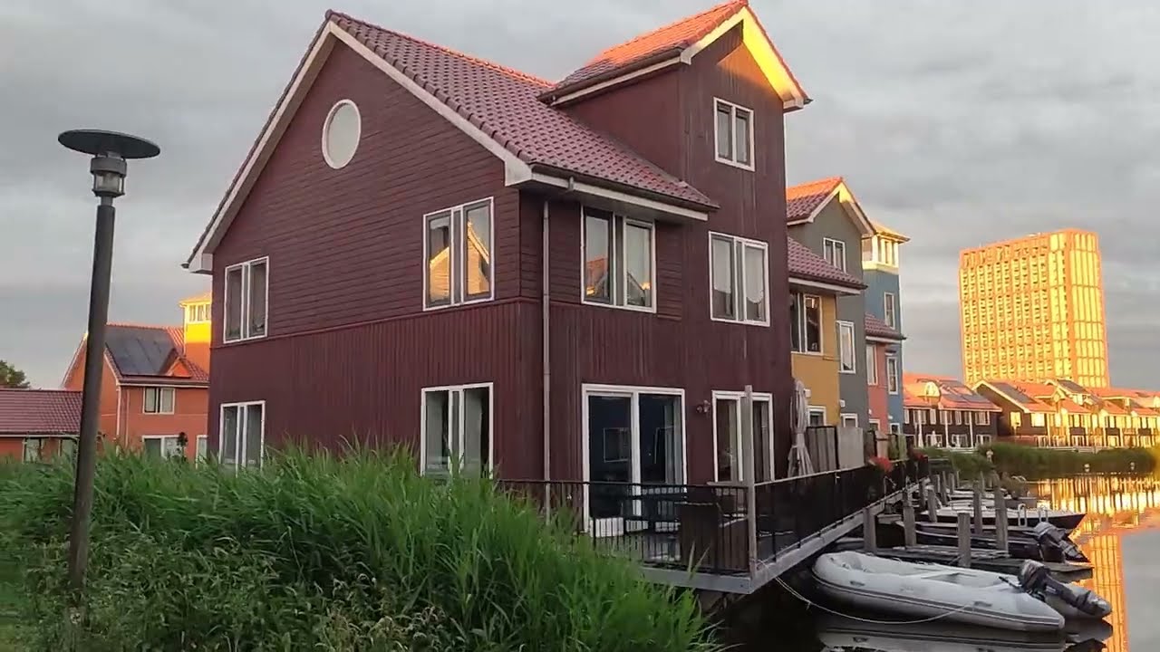 Groningen, NL: Ep.8.2 Xior Student Housing & Reitdiep Harbor