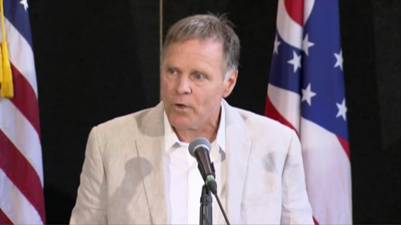 Parents of American student released from North Korea hold news conference