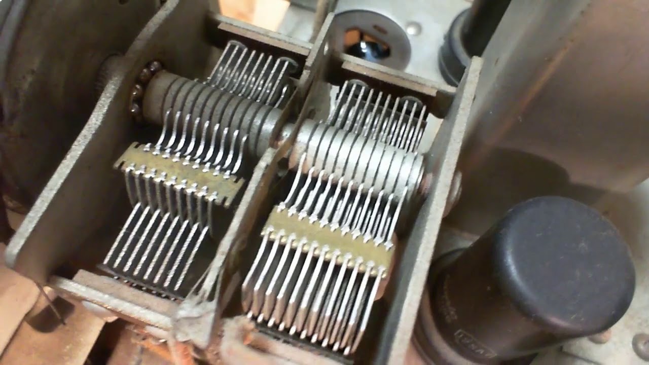Stromberg Carlson 561 Tube Radio Video #2 - Voltage Checks