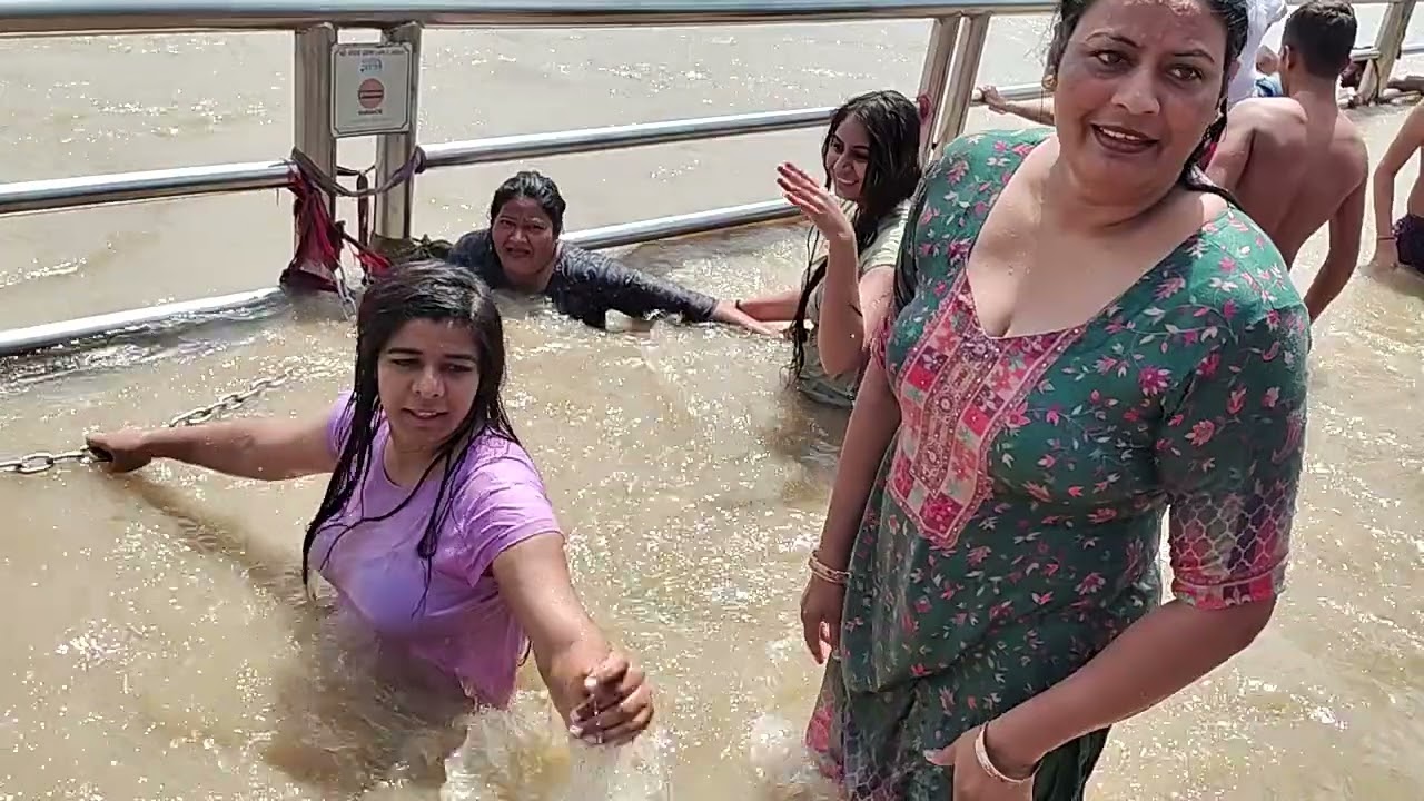 गणेश चतुर्थी गंगा स्नान हर की पौड़ी हरिद्वार# गणेश चतुर्थी#बदलता हरिद्वार@ धनवंती हरियाणवी ताई 🙏🐛🪱🗾🔥