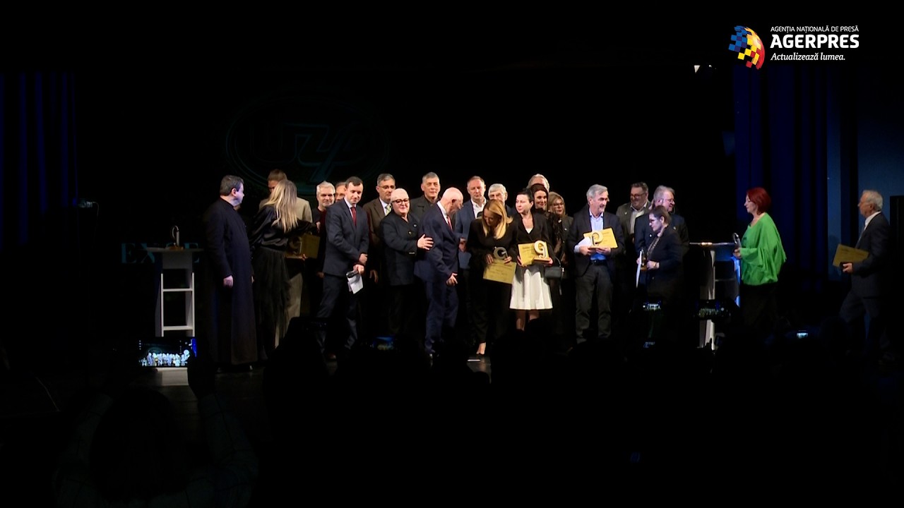 Gala Premiilor UZPR: Jurnaliștii Andreea Esca, Cristian Lupașcu, Mario H. Balint - printre laureați