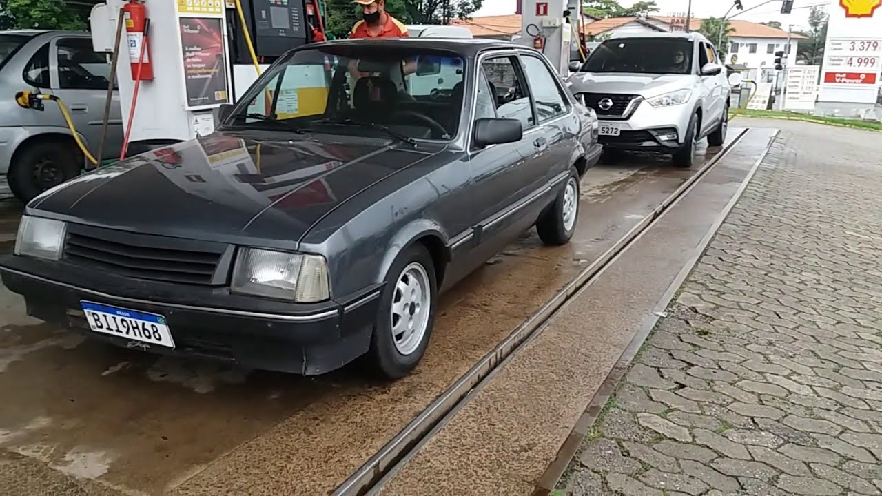 VIAGEM DE CHEVETTE NA CHUVA