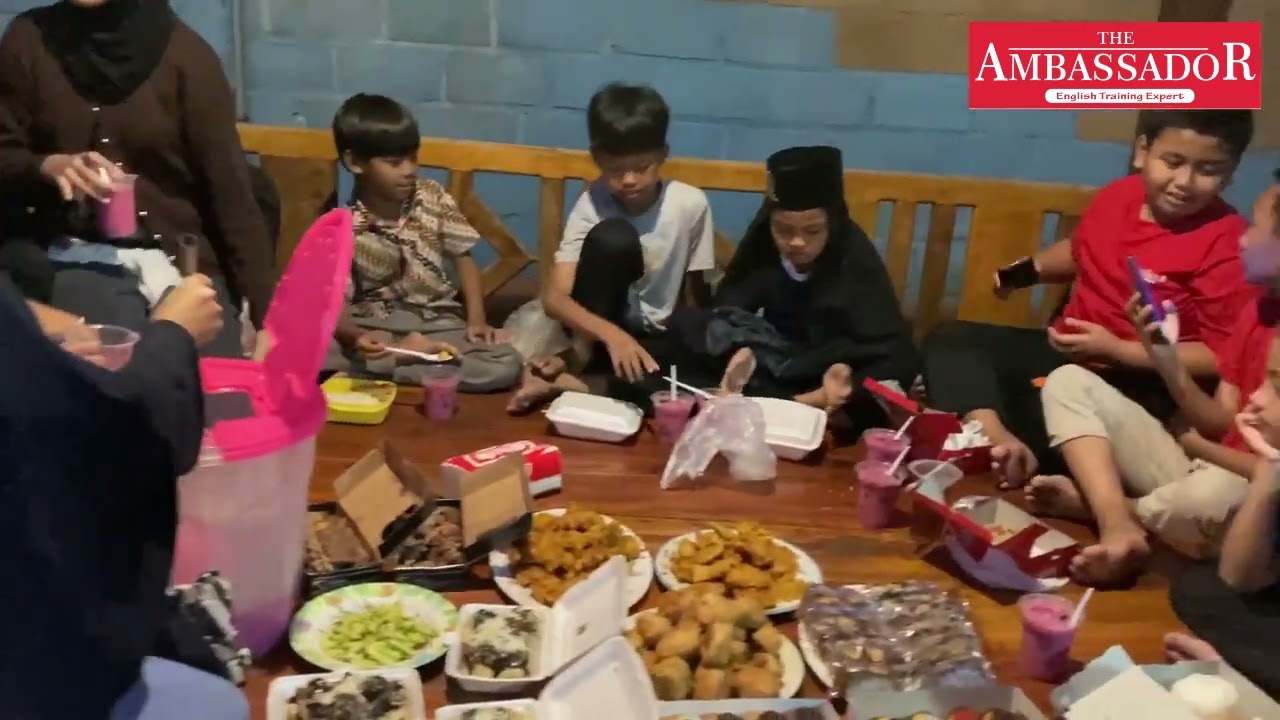 Breakfasting together 1447 H