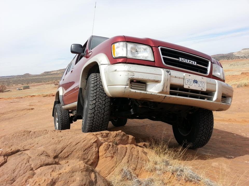 Isuzu Trooper - Desert Exploration