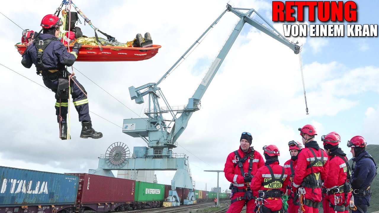 [MEDIZINISCHER NOTFALL AUF EINEM KRAN!] - Übung der Höhenretter der Feuerwehr Neuss im Hafen -