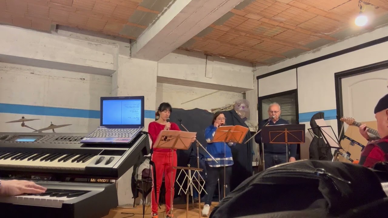 SOMEBODY TO LOVE (Queen) - QG Live Band