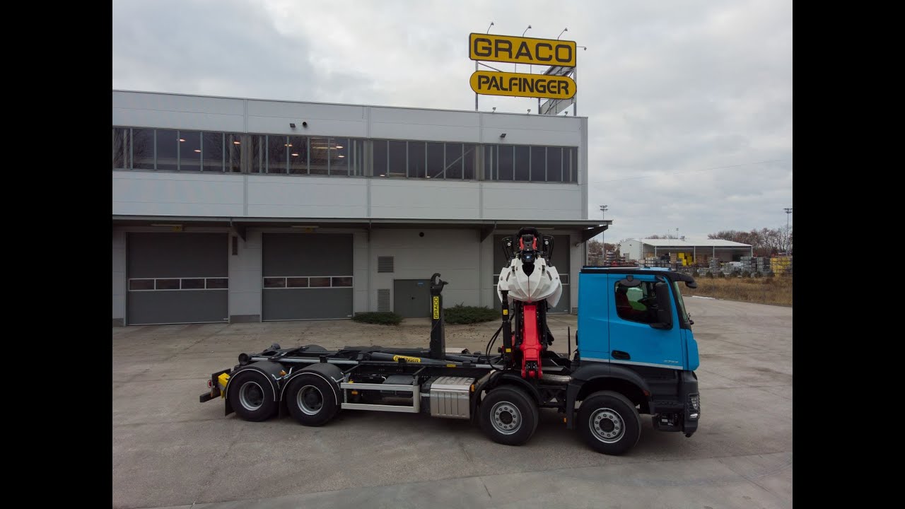 Zabudowa GRACO: żuraw EPSILON x hakowiec PALFINGER x Mercedes-Benz Arocs