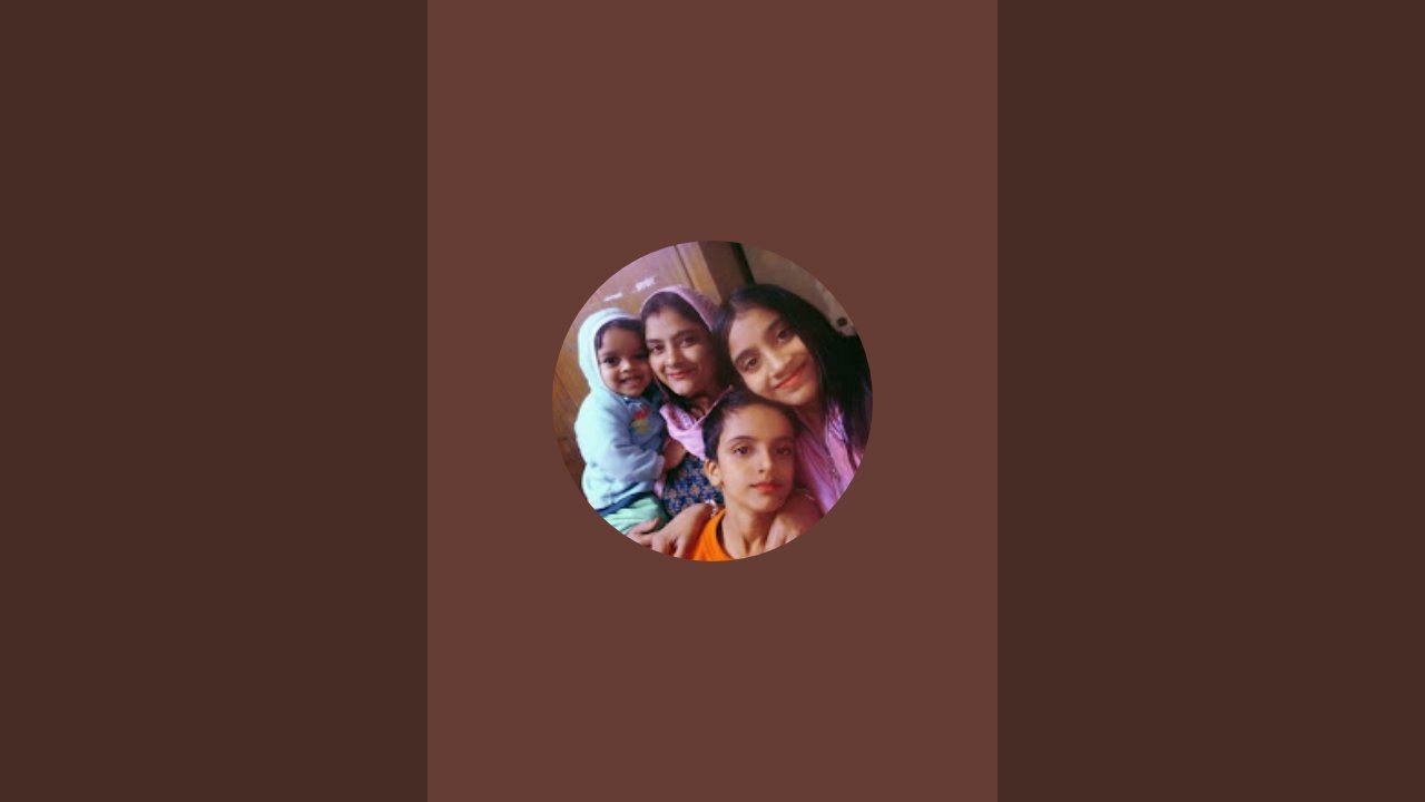 Geeta ki Chhoti Si Duniya  is live! palam Airport se live