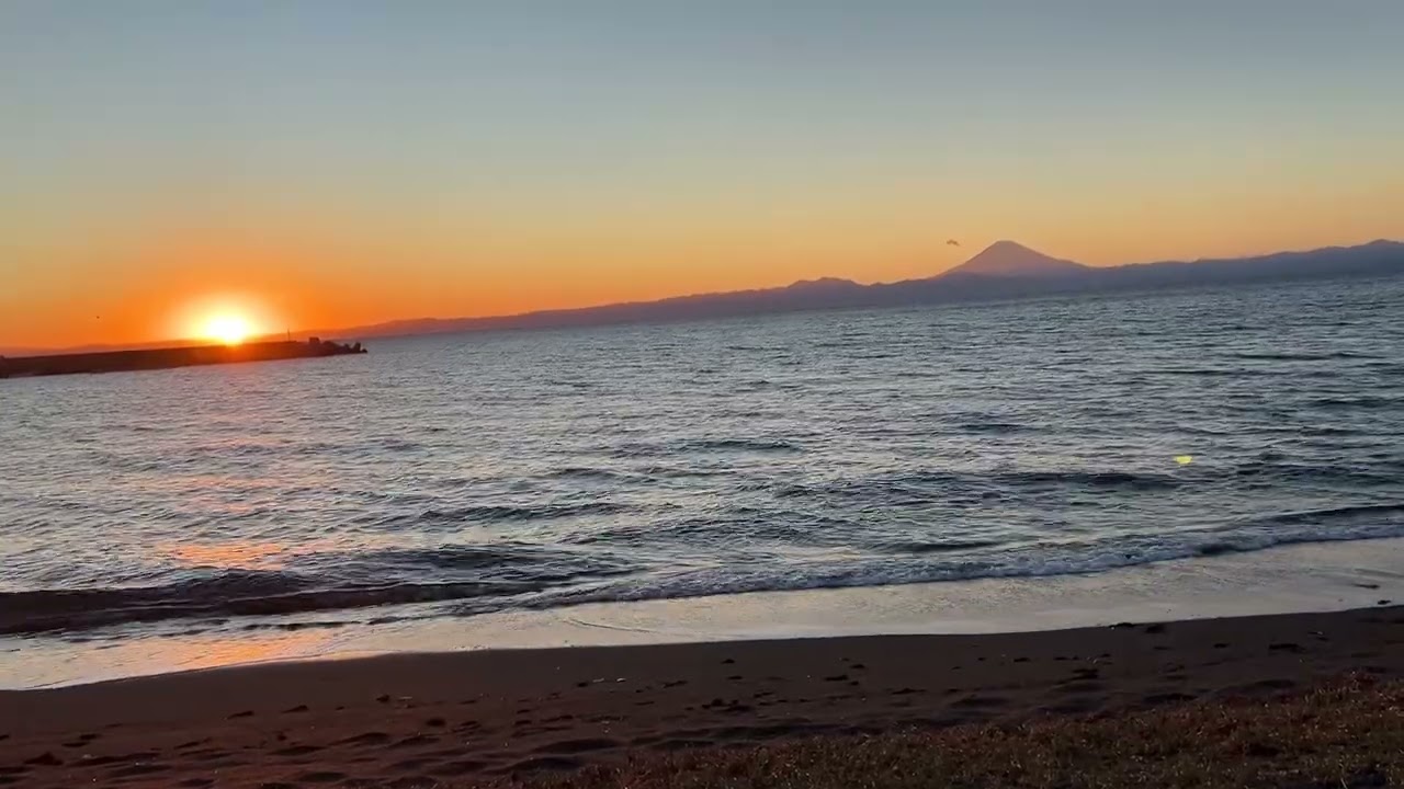 Total Relax, Sunset besides Mt. Fuji from Miura Beach. 03. Nov. 2025