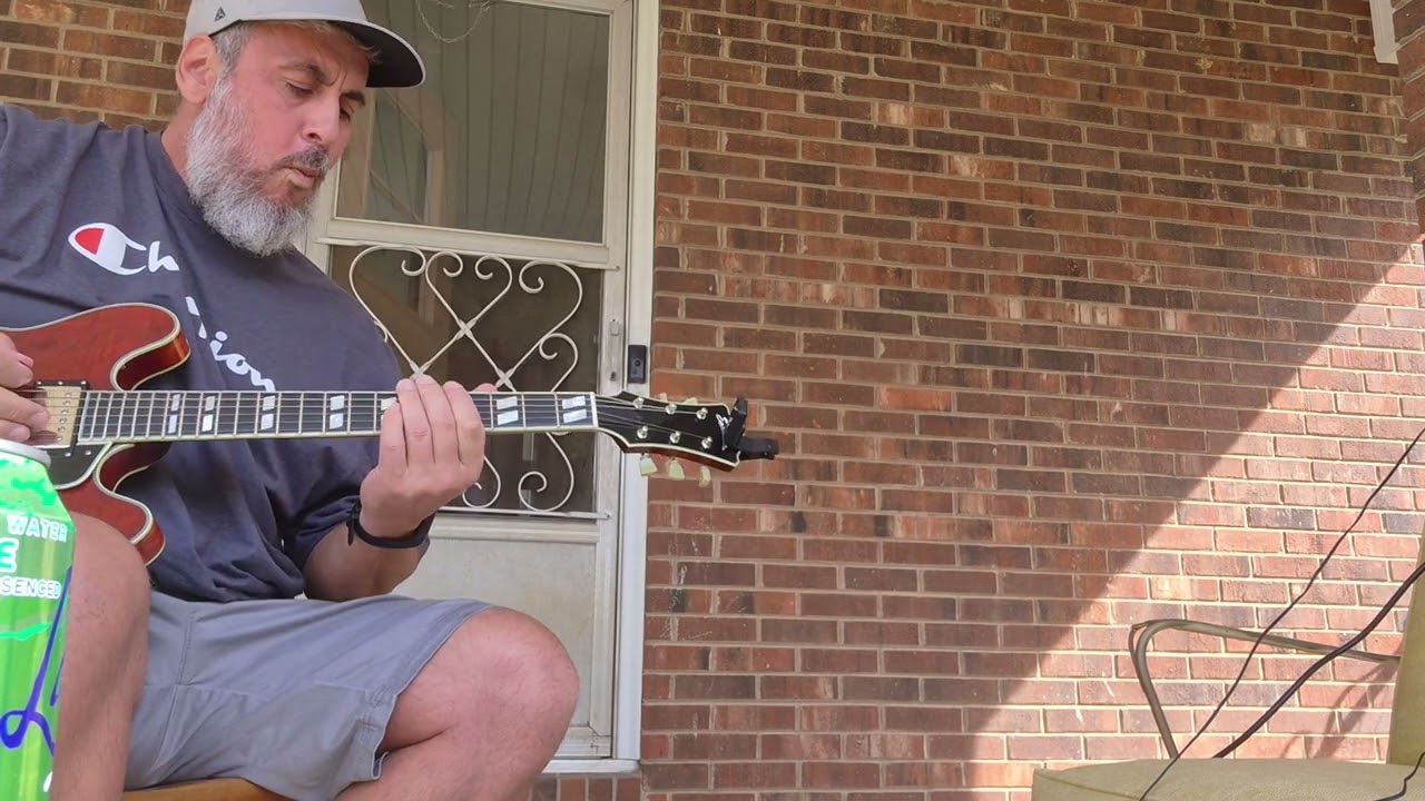 Private concert for the city water man (while he works) 