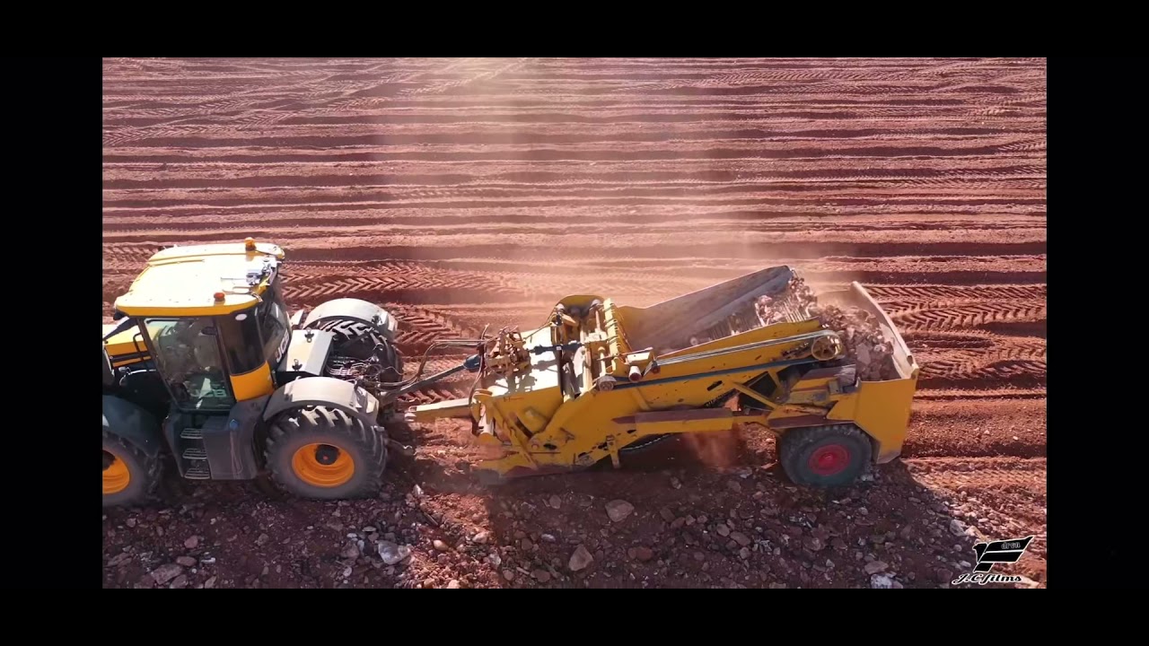 Desplegamos fincas/ quitar piedras/ también opción de triturar . Máquina Triginer/ tractor Jcb.