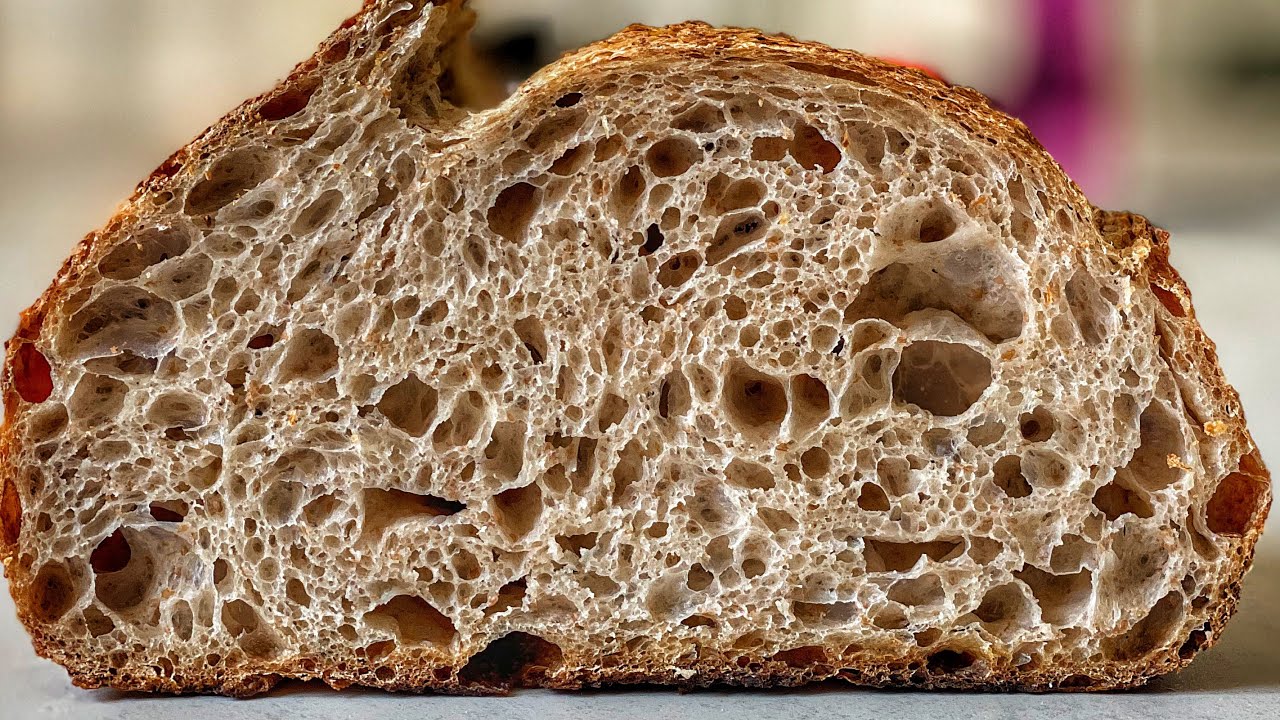 PANE SEMINTEGRALE CON LIEVITO MADRE: Impasto in spirale