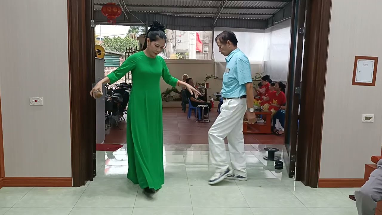 Trên công trường rộn tiếng ca