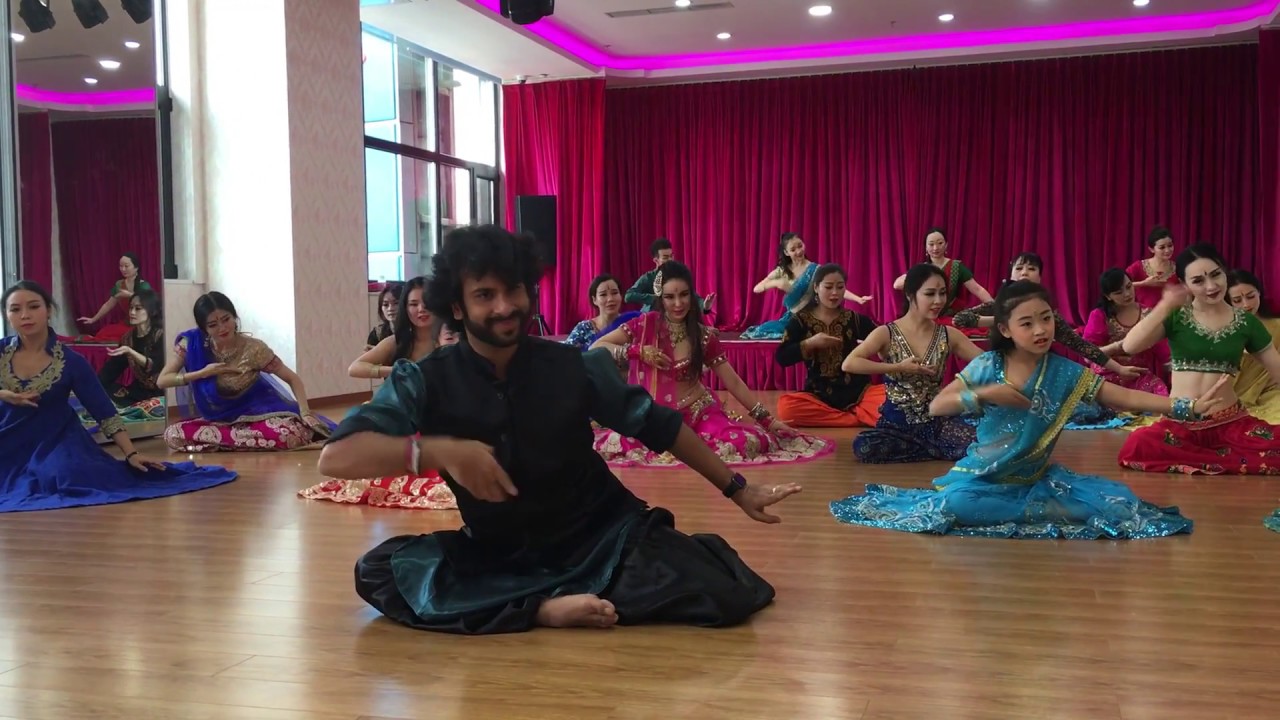 Mein Wari Wari- Choli Ke Peeche- Bollywood- Mujra- (Beijing, China) Devesh Mirchandani
