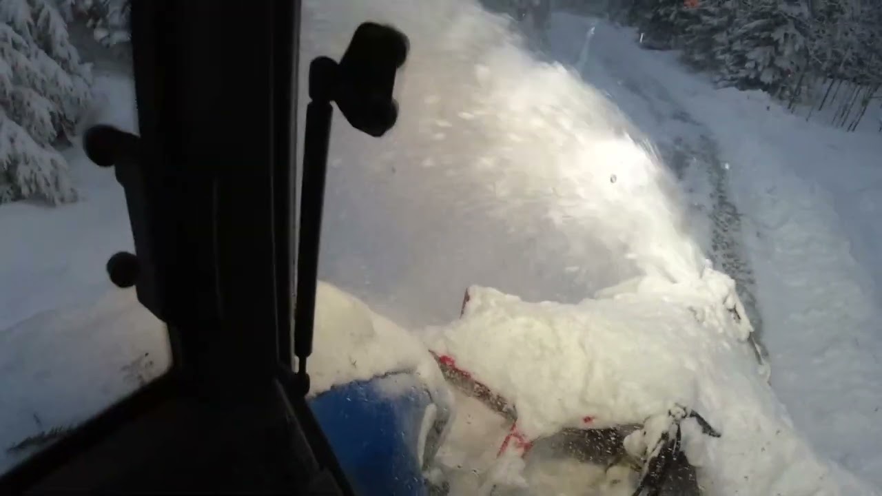 Blowing snow. Lumen linkousta