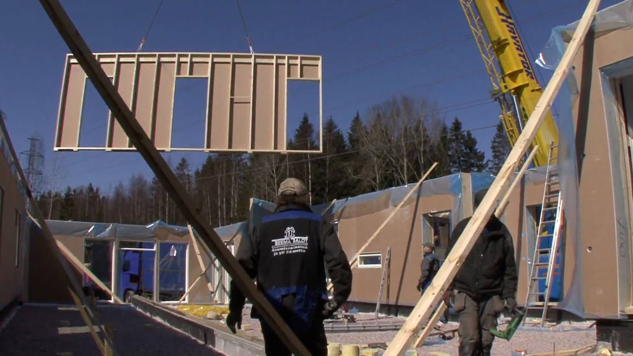 Teema Talot - Talo nousee p&auml;iv&auml;ss&auml;