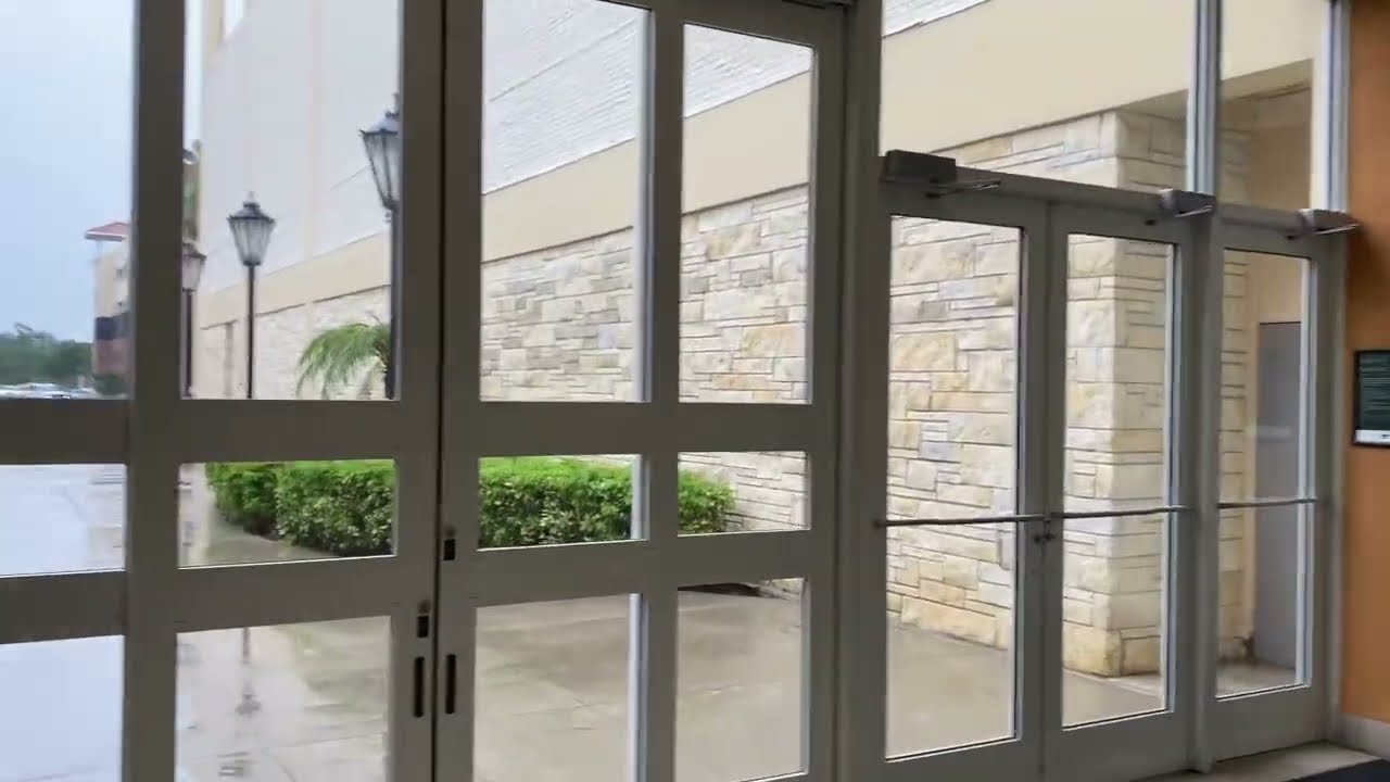 Epic Fail on 2006 Tall Stanley Automatic Sliding Door 06 Stanley Automatic Door at Wsp in Tampa FL 