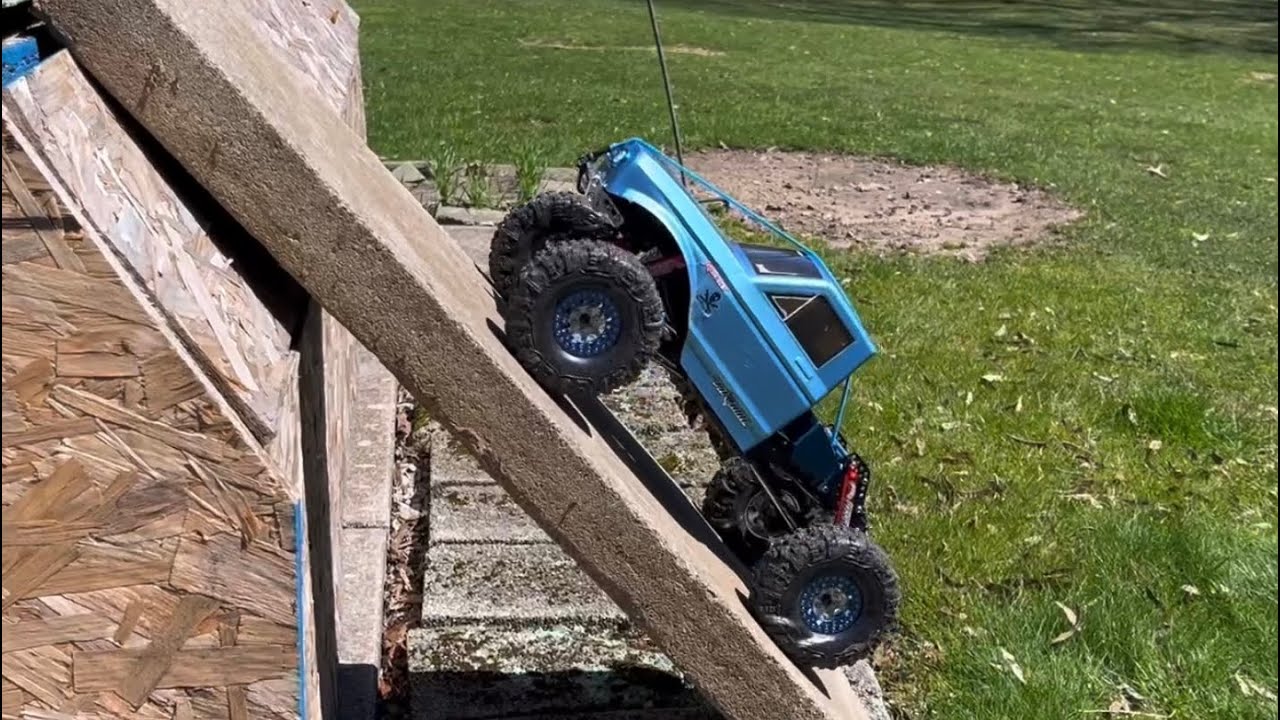 JConcepts Megalithic 1.9 w/ Injora Green Inserts and Desert Lizard shocks on the Redcat Ascent