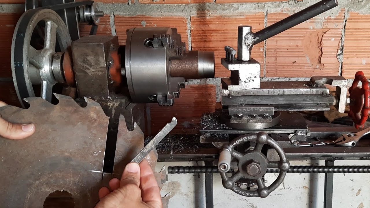 #torno mecânico caseiro + ferramenta de dente de serra?. #homemade lathe.
