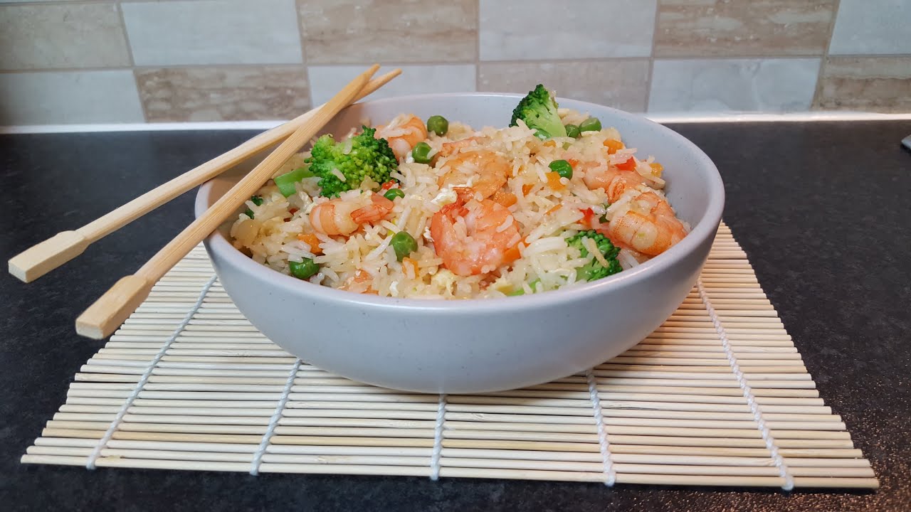 Orez cu creveți în stil chinezesc