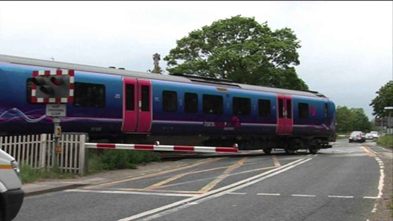 Level Crossing Safety  E2S Warning Signals