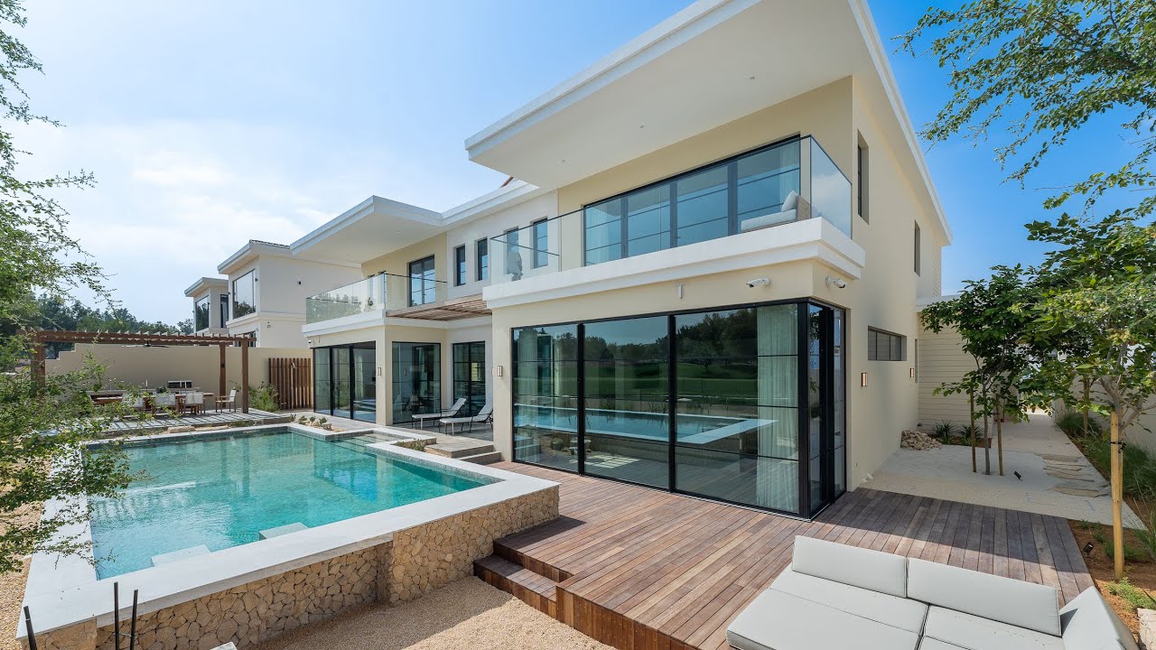 Fully Refurbished Luxury Villa with Infinity Pool