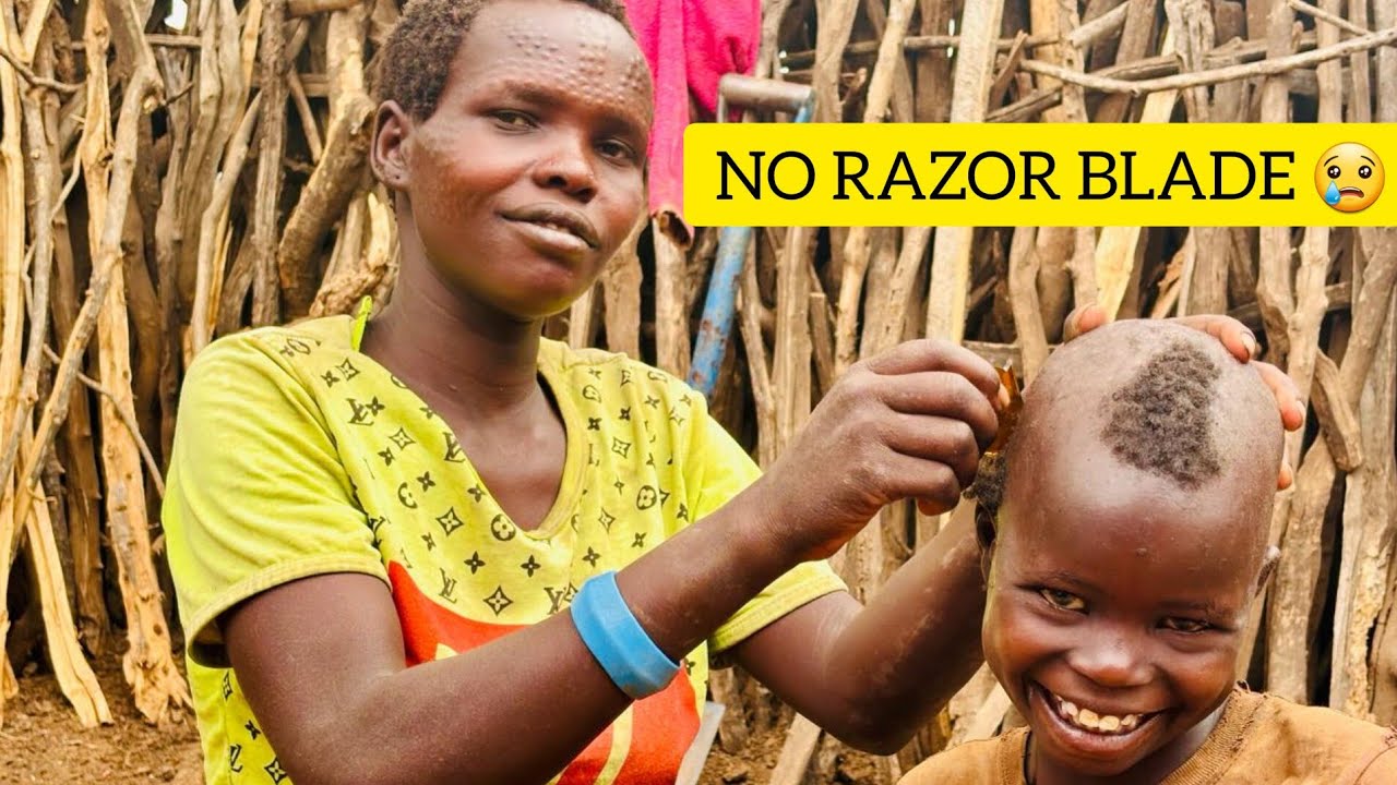 African village life // African traditional way of shaving using broken beer bottle‼️ 🇺🇬