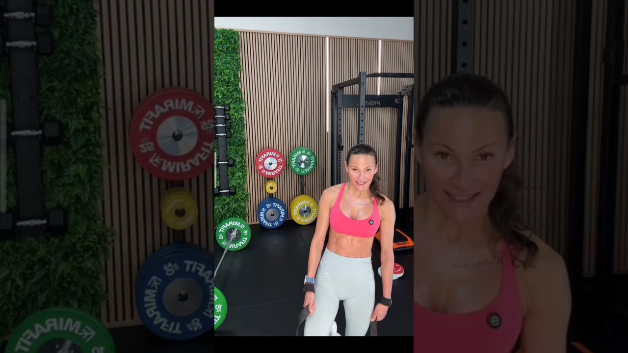 Девушка на тренировке в спортзале 🐉 🔋Новое видео 2026 года 🔋🐉 